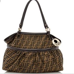 FENDI Large Tote bag %100 authentic